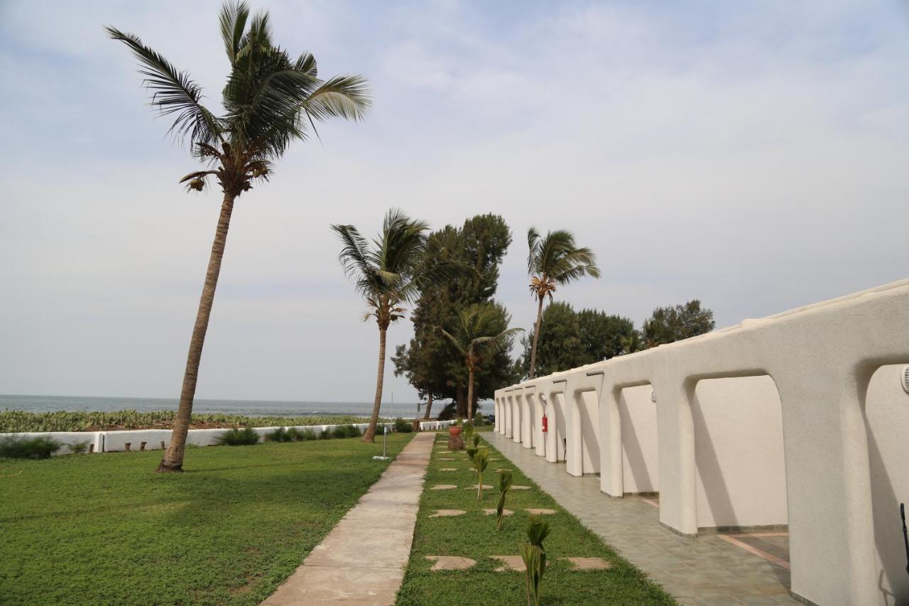 Sunbeach Hotel & Resort Bakau Екстер'єр фото